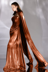 Capa din lycra metalic, cu design fluid si efect spectaculos Noa CA174