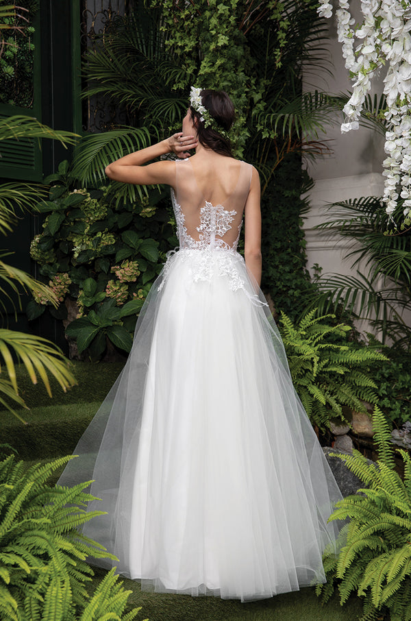 Rochie de mireasa din broderie cu flori 3D si aplicatii cusute manual CA1067